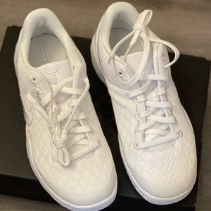 Nike Kobe 8 Halo Size  10  Brand New